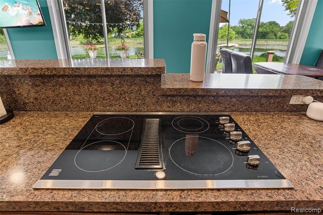 345 Beverly Island Drive, Waterford, MI 48328