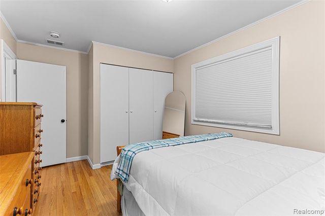 345 Beverly Island Drive, Waterford, MI 48328