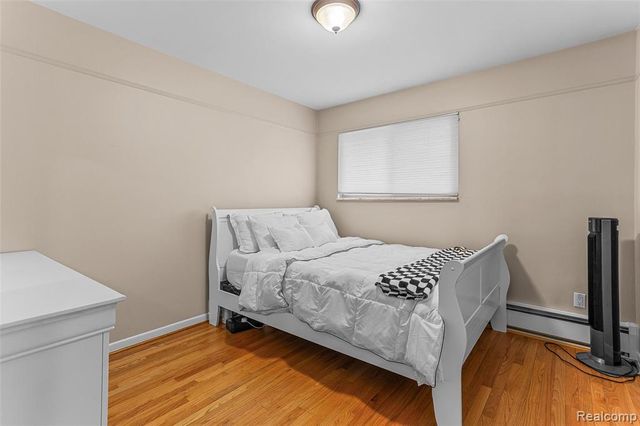 345 Beverly Island Drive, Waterford, MI 48328