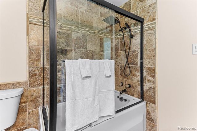 345 Beverly Island Drive, Waterford, MI 48328