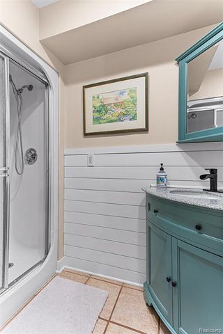 345 Beverly Island Drive, Waterford, MI 48328