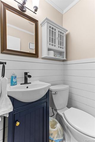 345 Beverly Island Drive, Waterford, MI 48328