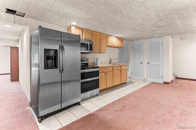 345 Beverly Island Drive, Waterford, MI 48328