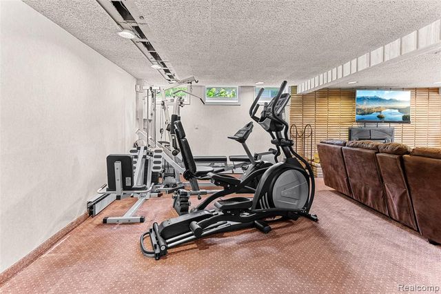 345 Beverly Island Drive, Waterford, MI 48328