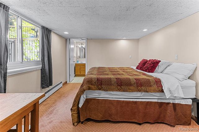 345 Beverly Island Drive, Waterford, MI 48328