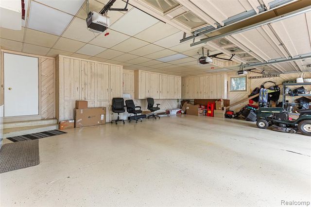 345 Beverly Island Drive, Waterford, MI 48328