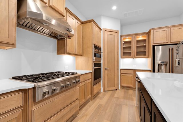 6 Gentle Branch Place, Tomball, TX 77375