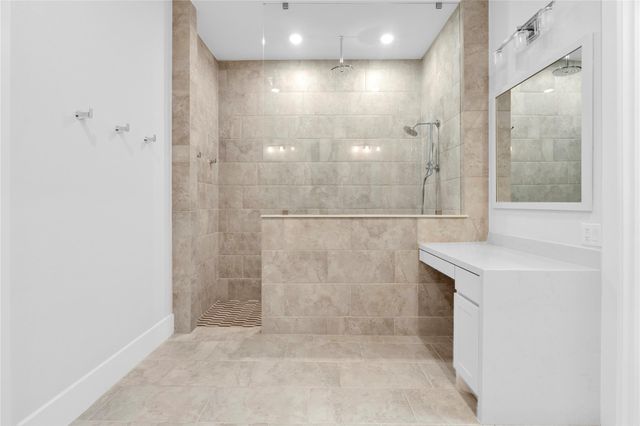 6 Gentle Branch Place, Tomball, TX 77375
