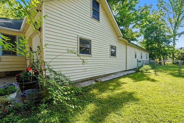 24 Sherman, Galesburg, MI 49053