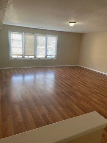 5753 W Higgins Avenue 2F, Chicago, IL 60630