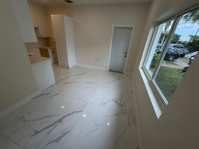 6410 NW Miami Court, Miami, FL 33150