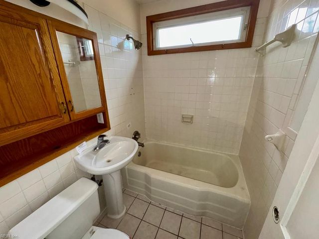 521 Beacon RD, Portsmouth, VA 23702