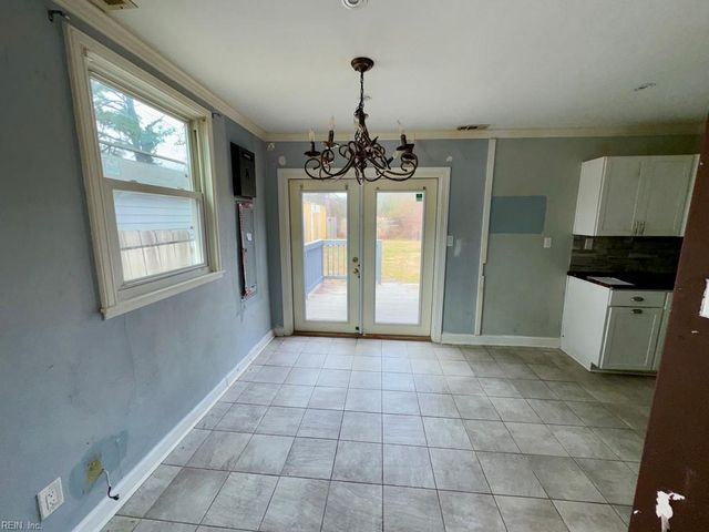 521 Beacon RD, Portsmouth, VA 23702