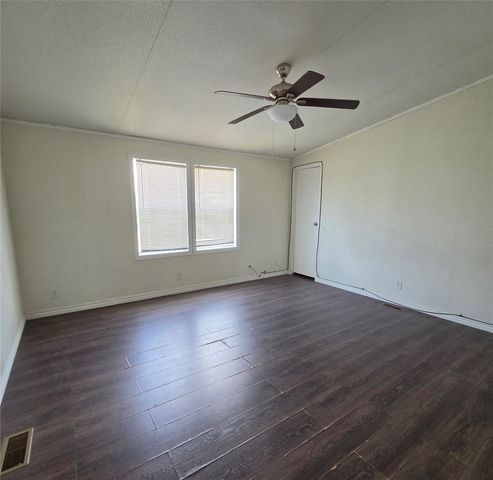 310 Latham Lane, New Fairview, TX 76078
