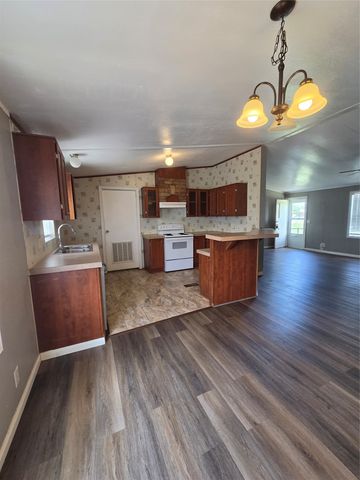 310 Latham Lane, New Fairview, TX 76078