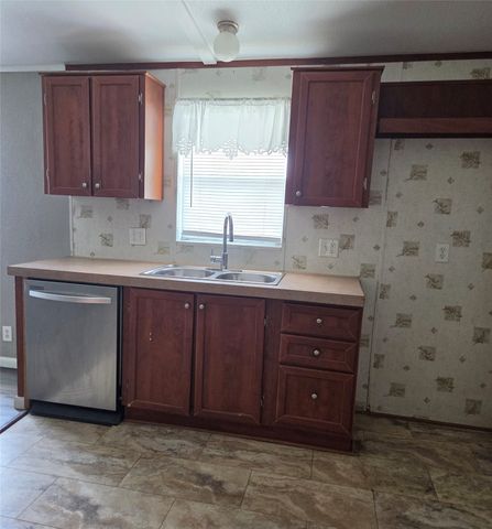 310 Latham Lane, New Fairview, TX 76078