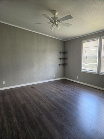 310 Latham Lane, New Fairview, TX 76078