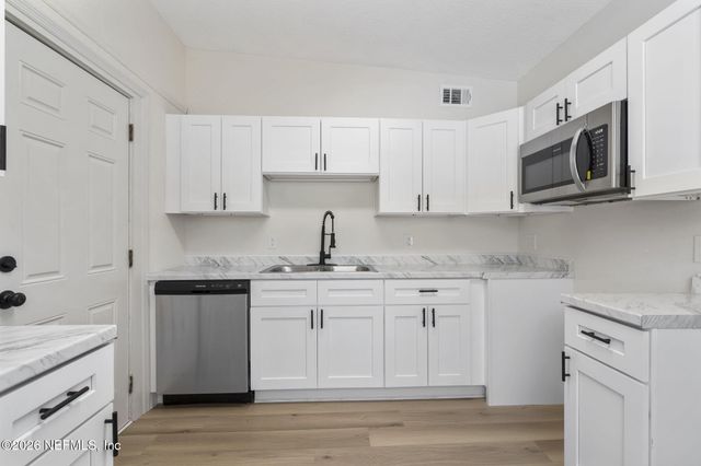 10471 KEUKA Drive, Jacksonville, FL 32218