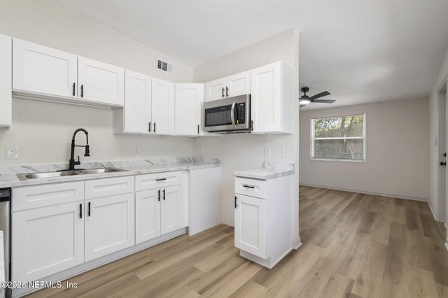 10471 KEUKA Drive, Jacksonville, FL 32218