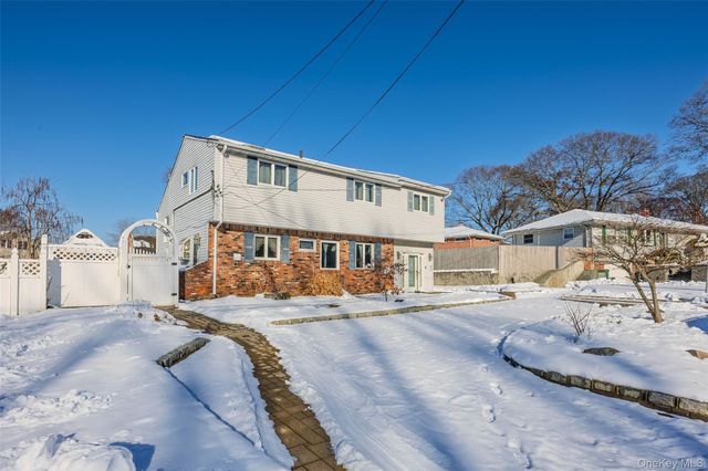 5 Joy Road, Selden, NY 11784