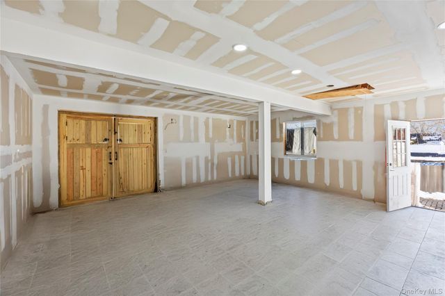 5 Joy Road, Selden, NY 11784