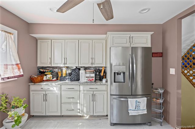 5 Joy Road, Selden, NY 11784