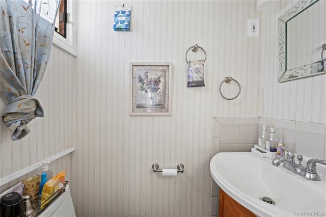 5 Joy Road, Selden, NY 11784