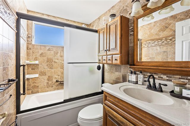 5 Joy Road, Selden, NY 11784