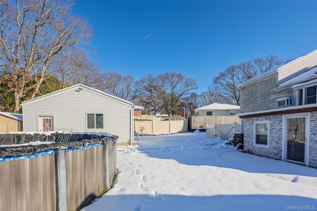 5 Joy Road, Selden, NY 11784