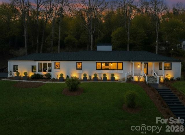 51 Forest Road, Asheville, NC 28803
