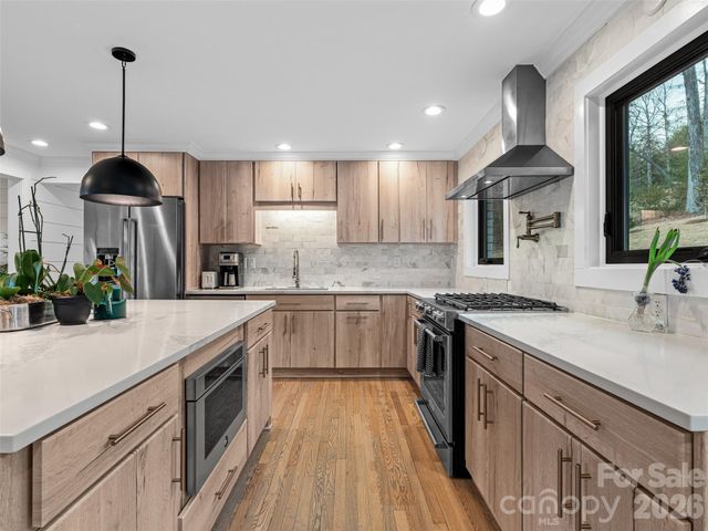 51 Forest Road, Asheville, NC 28803