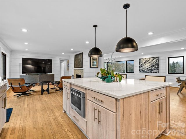 51 Forest Road, Asheville, NC 28803