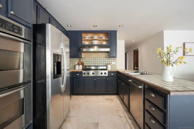 1760 Woodbine Pl, Oceanside, CA 92054