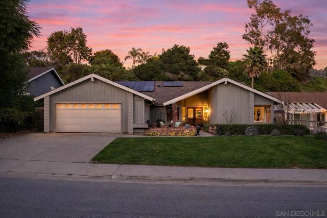 1760 Woodbine Pl, Oceanside, CA 92054