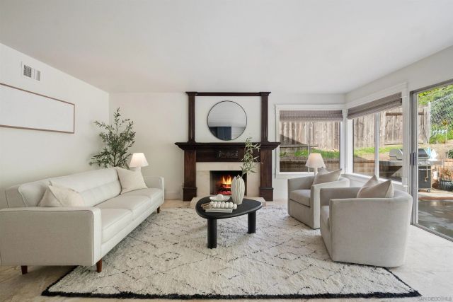 1760 Woodbine Pl, Oceanside, CA 92054