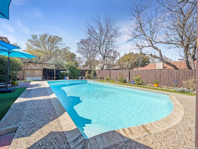 6119 Woodmoor St, San Antonio, TX 78249