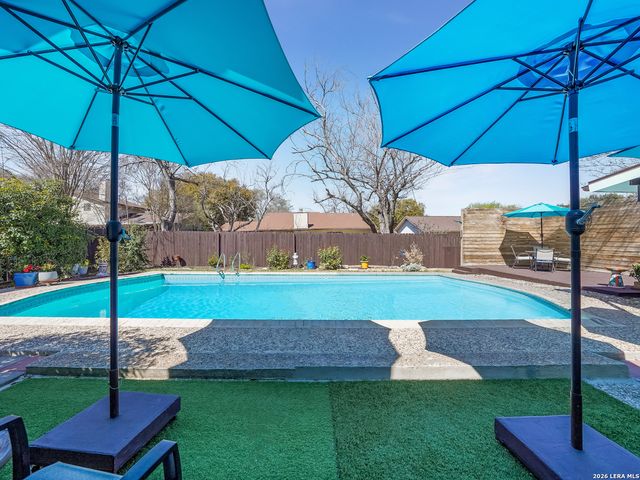 6119 Woodmoor St, San Antonio, TX 78249