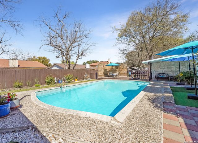 6119 Woodmoor St, San Antonio, TX 78249