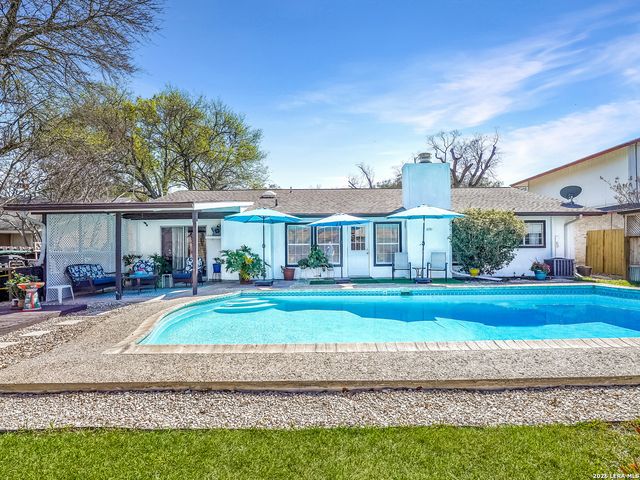 6119 Woodmoor St, San Antonio, TX 78249