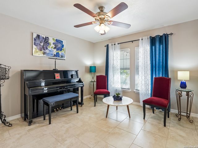 6119 Woodmoor St, San Antonio, TX 78249