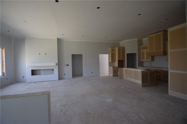 1703 SW Locust Street, Oak Grove, MO 64075