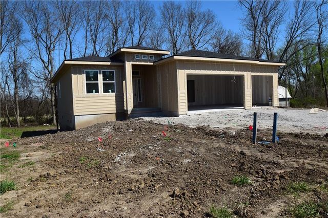 1703 SW Locust Street, Oak Grove, MO 64075