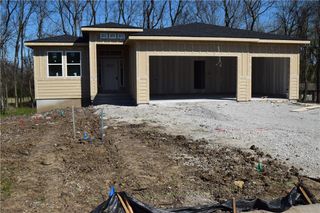 1703 SW Locust Street, Oak Grove, MO 64075