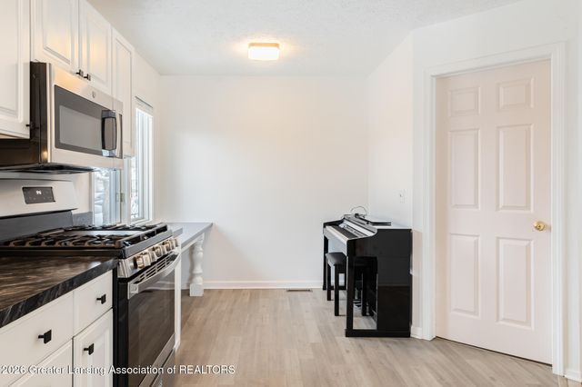 5259 Golden Circle, East Lansing, MI 48823