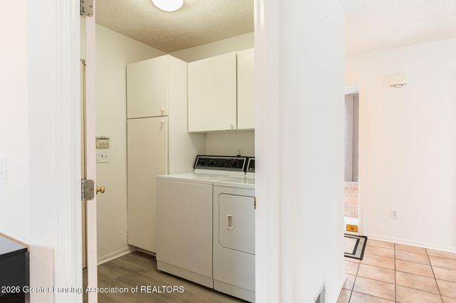 5259 Golden Circle, East Lansing, MI 48823