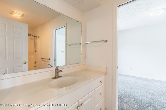 5259 Golden Circle, East Lansing, MI 48823