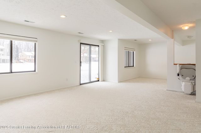 5259 Golden Circle, East Lansing, MI 48823