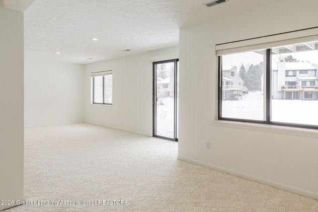 5259 Golden Circle, East Lansing, MI 48823