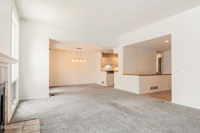 5259 Golden Circle, East Lansing, MI 48823