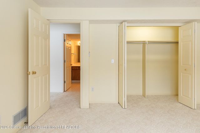 5259 Golden Circle, East Lansing, MI 48823